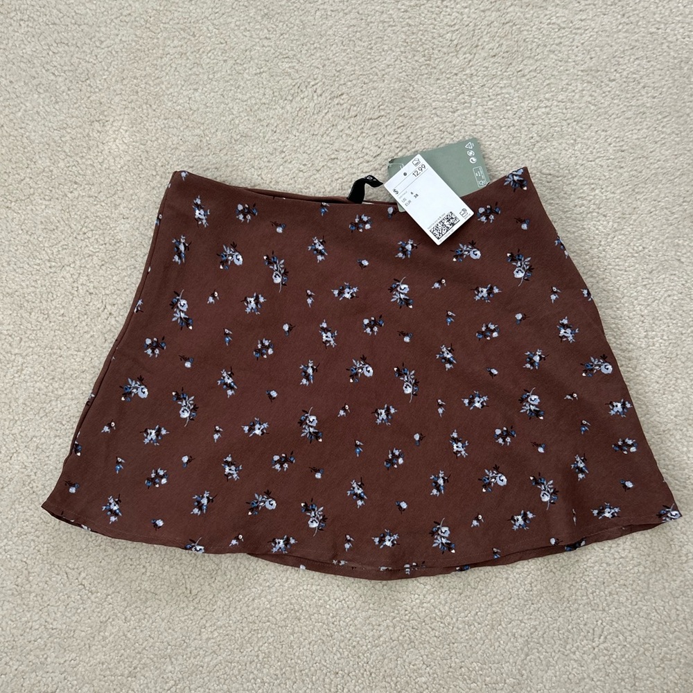 Floral mini skirt